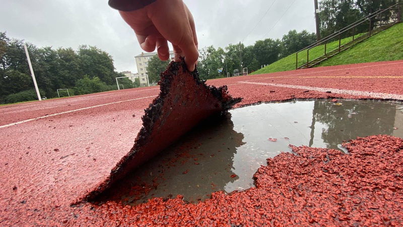 У Володимирі руйнується баскетбольний маданчик, який збудували менше місяця тому