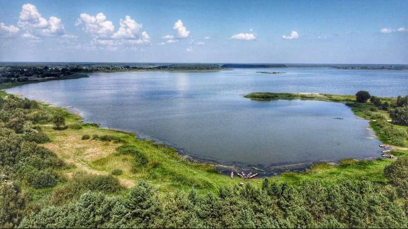 Поліська Амазонія: таємниче волинське озеро показали з висоти