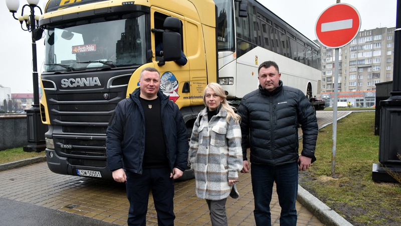 Нові шкільні автобуси передали 4 громадам на Волині