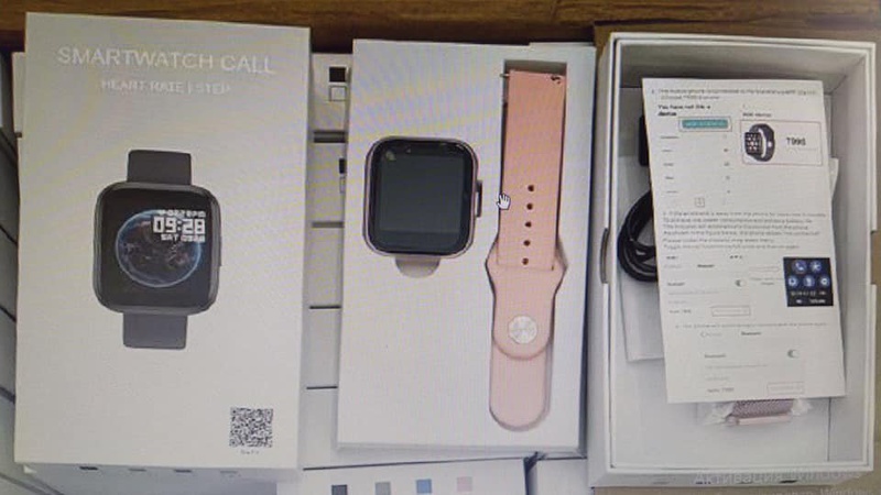 Через «Ягодин» ввозили понад 2 тисячі контрафактних навушників та смартгодинників. ФОТО