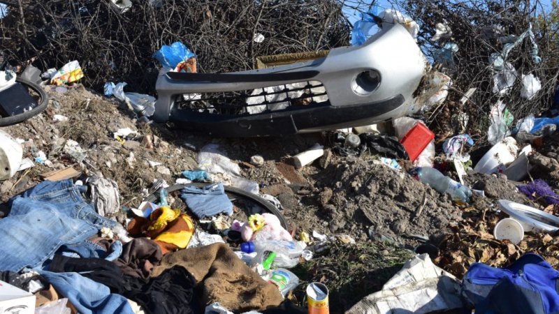 На Волині «Нова пошта» влаштувала сміттєзвалище