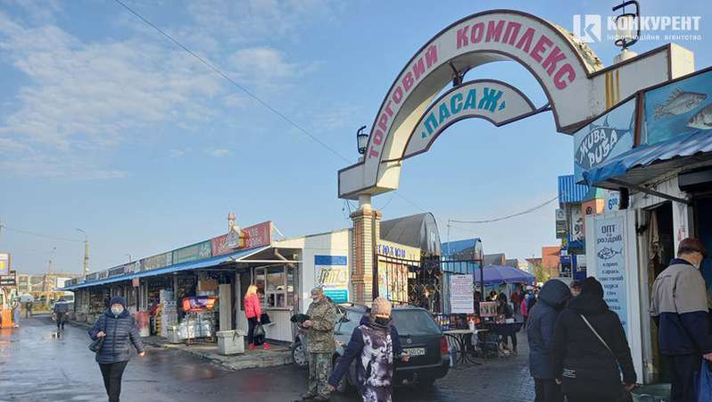 Хочуть переселити оптовиків, які торгують на Варшавському ринку