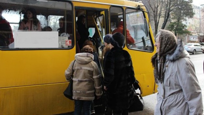 Люди з Гіркої Полонки не можуть доїхати на роботу в Луцьк