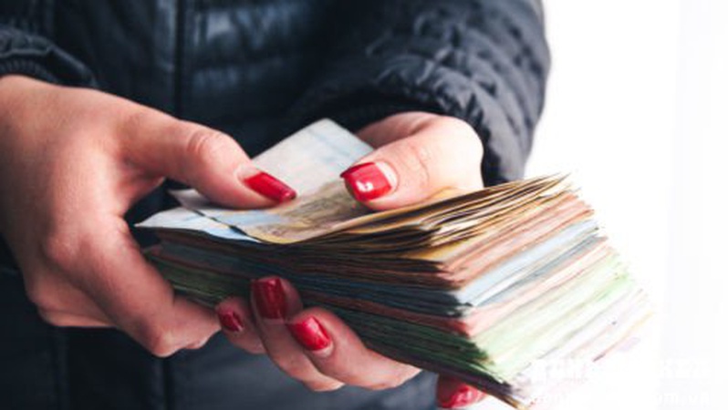 Лучанка вкрала у Волинянки понад 100 тисяч гривень