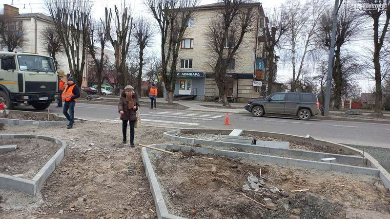 Рух ускладнений: що коїться на проспекті Волі у Луцьку.ФОТО