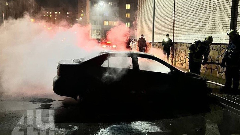 У Луцьку на вулиці Арцеулова згорів автомобіль