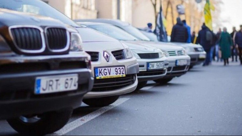 В Україні починають діяти нові правила розмитнення «євроблях»