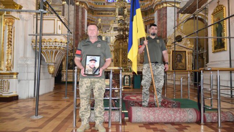 Лучани провели в останню дорогу загиблого 37-річного Героя Дмитра Гончарука