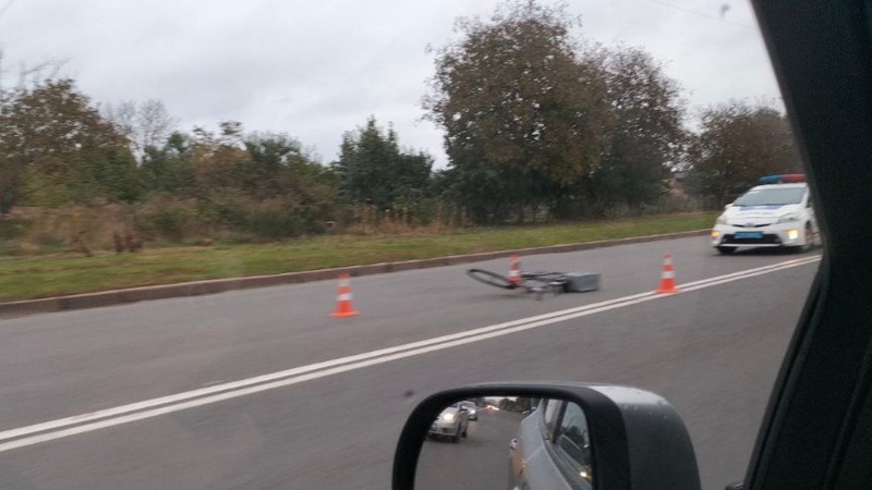 У Луцьку – ДТП: водій збив велосипедиста