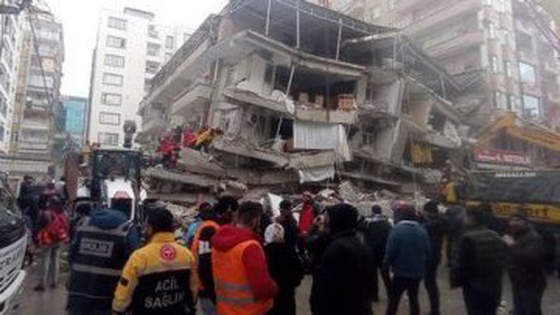 У Туреччині внаслідок землетрусу загинуло 912 людей