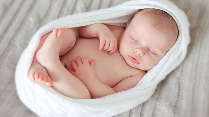 На Волині у кареті швидкої допомоги народилась дівчинка