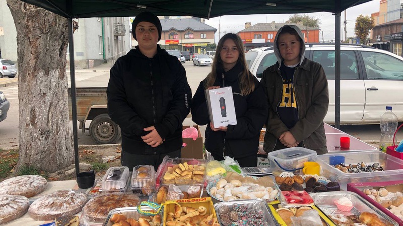 На Волині діти придбали для бійців ЗСУ дрони, тепловізор та біноклі