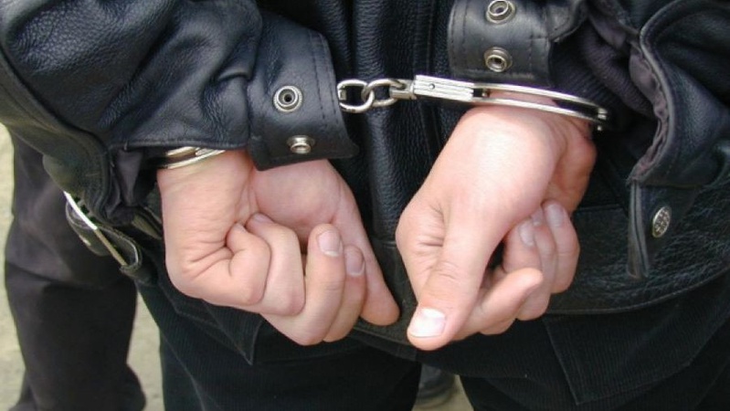 У Луцьку затримали чоловіка, який кидався на патрульних з кулаками і відбирав службові спорядження