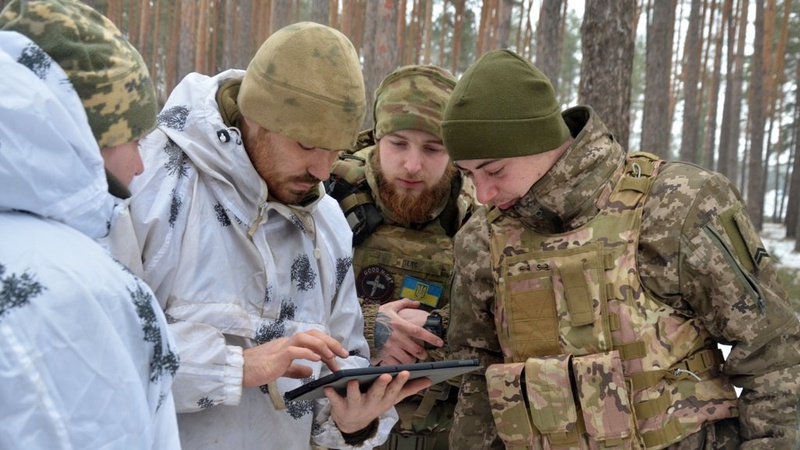 Бійці з волинської бригади розповіли, як збили російський гелікоптер Мі-24