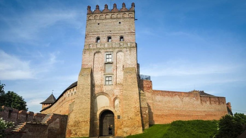 Луцький замок переходить на літній графік