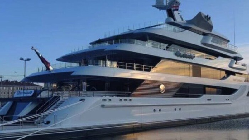Кабмін дозволив продати яхту Медведчука за кордоном