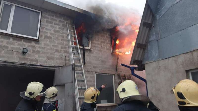 У Луцьку – пожежа в гаражному кооперативі