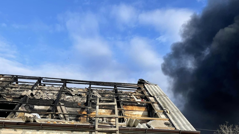 «Люди тільки зробили ремонт»: Поліщук показав пошкоджений ударною хвилею будинок у Луцьку