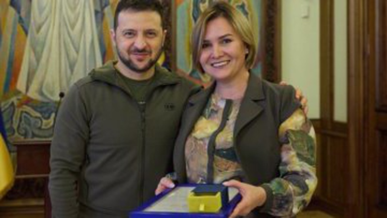 Зеленський нагородив волонтерку з Волині