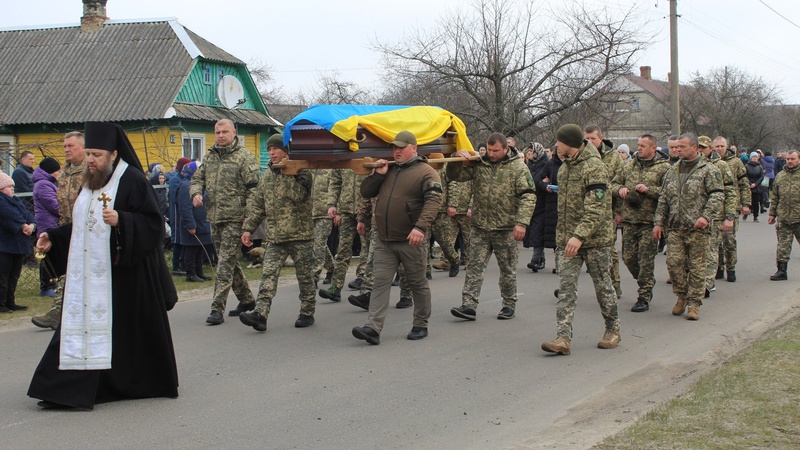 Волиняни попрощались з мужнім Воїном Світла Ярославом Міщуком