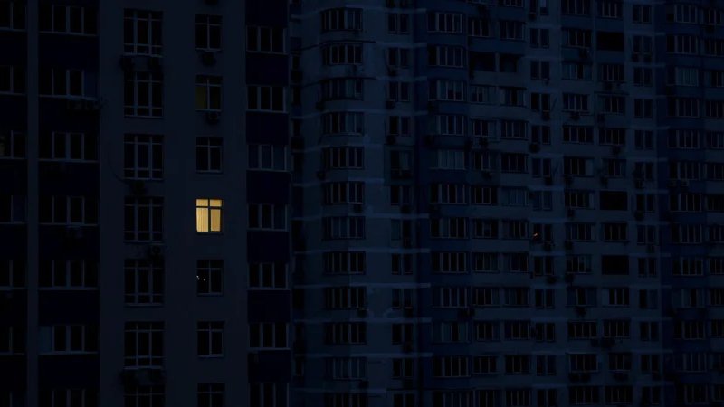 Коли Україна зможе відмовитись від світла за графіками: прогноз енергетиків
