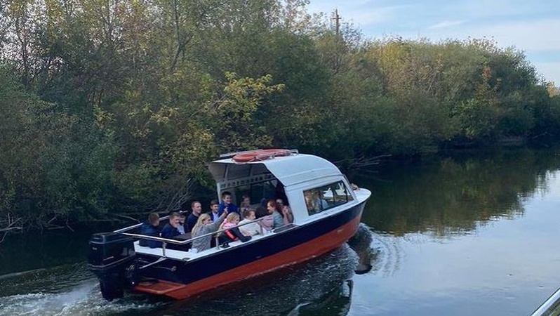 Скільки коштує прогулятися Стиром на катері. ЦІНИ