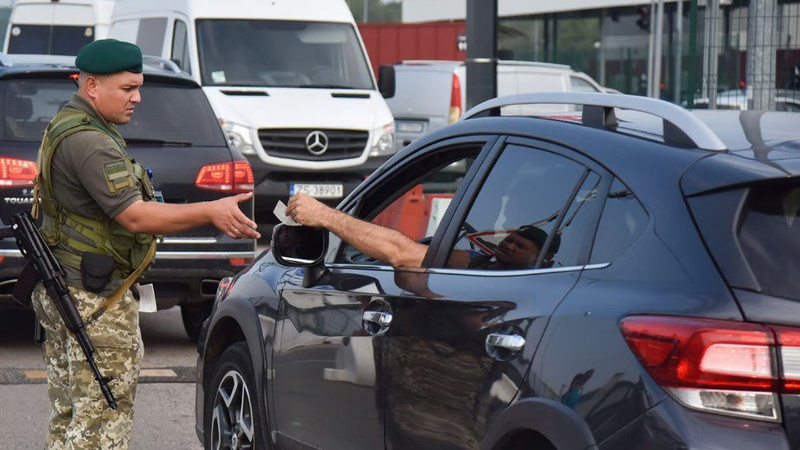 У волинян можуть перевіряти документи, автівки й житло під час воєнного стану