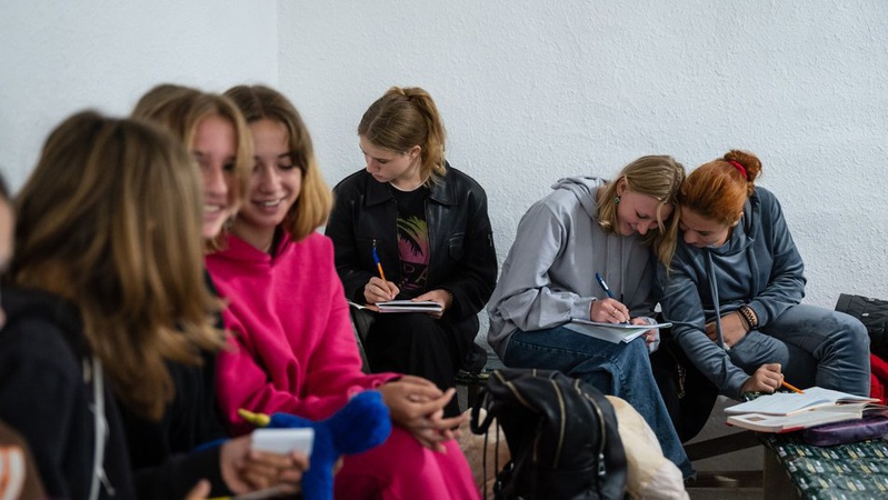 Як зігрітися, що їсти, де знайти питну воду та як лишитися на зв’язку: поради на випадок блекауту