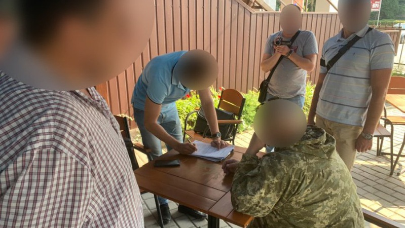 Кошти двома траншами: на Волині викрили командира взводу на хабарі