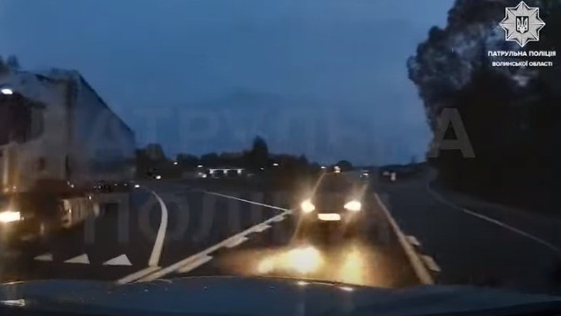 У Ковелі на зустрічній «Infiniti» лоб в лоб врізався у легковик. ВІДЕО