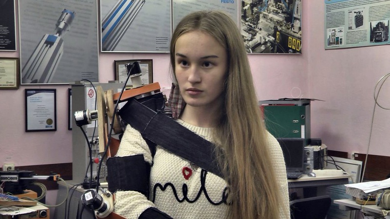 Юна волинянка розробляє робота-аватара для розміновування територій