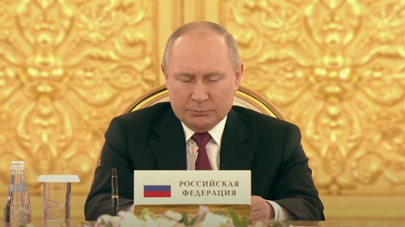 У росії група депутатів закликала звинуватити путіна у держзраді