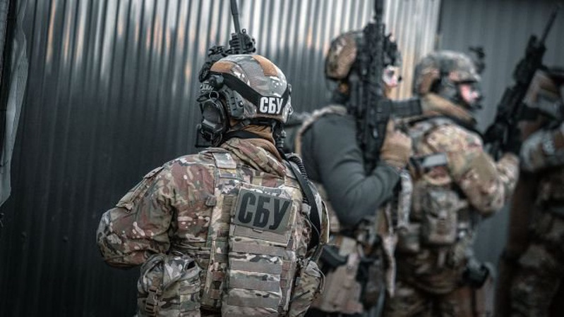 Шпигував за HIMARS та М777, корегував удари по Нікополю. СБУ затримала агента Кремля