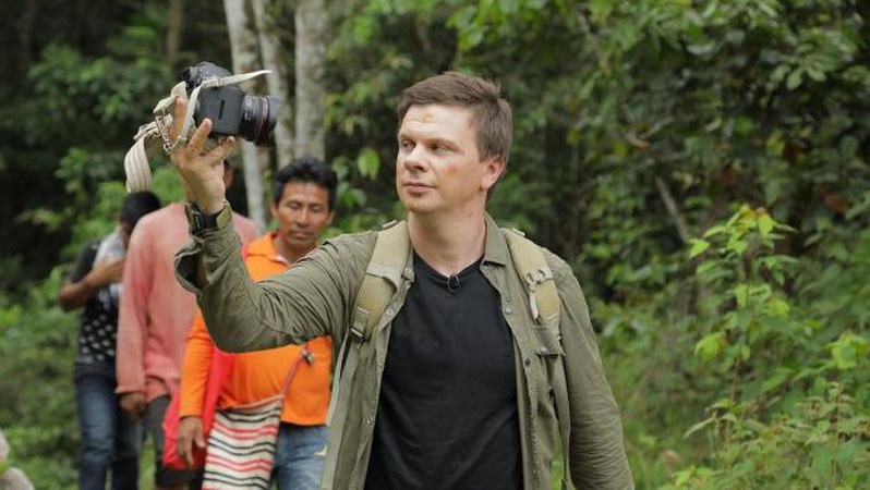 Волинянки у лісі співали для відомого мандрівника Дмитра Комарова