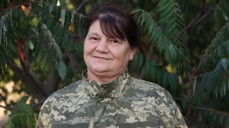 Має четверо дітей та восьмеро онуків: у Волинській теробороні служить військова з позивним «Гуцулка Ксеня»