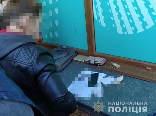 Селянка з Волині продавала фальшиві довідки про відсутність COVID-19