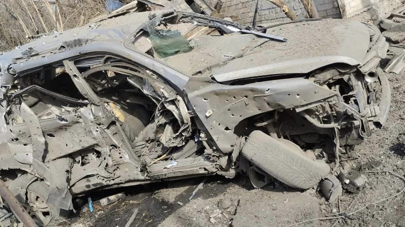 На фронті окупанти обстріляли автомобіль з волинськими військовими, є поранений