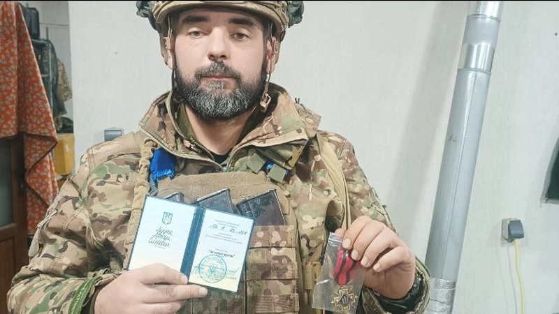 Військовий Артем Луцюк з Рожища отримав «Золотий хрест» від Залужного