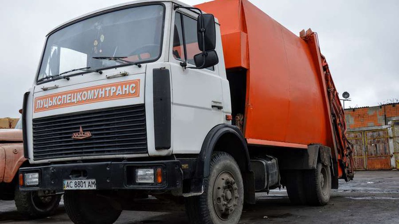 Луцькі комунальники обурюються, бо на авто ставлять датчики палива і GPS-трекери