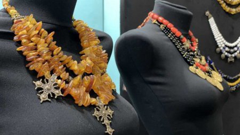 У Нововолинську відкрили виставку автентичних прикрас місцевих майстринь