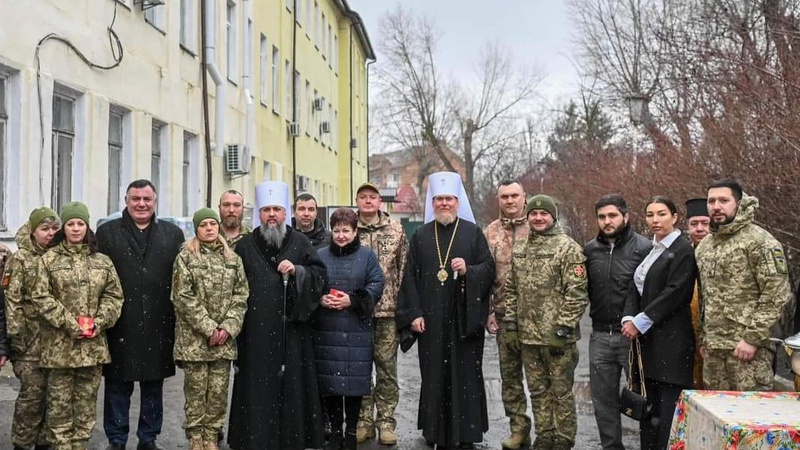 Епіфаній відвідав поранених захисників і захисниць