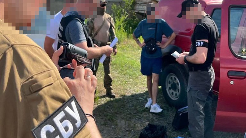 Ковельчанина спіймали на продажі автівок, які він увіз в Україну як гуманітарну допомогу. ФОТО