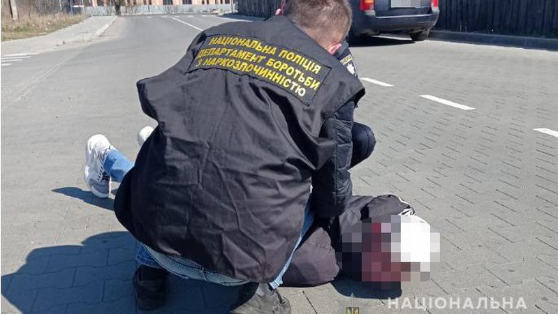 Психотроп та канабіс: поліцейські затримали двох волинян із наркотичними засобами