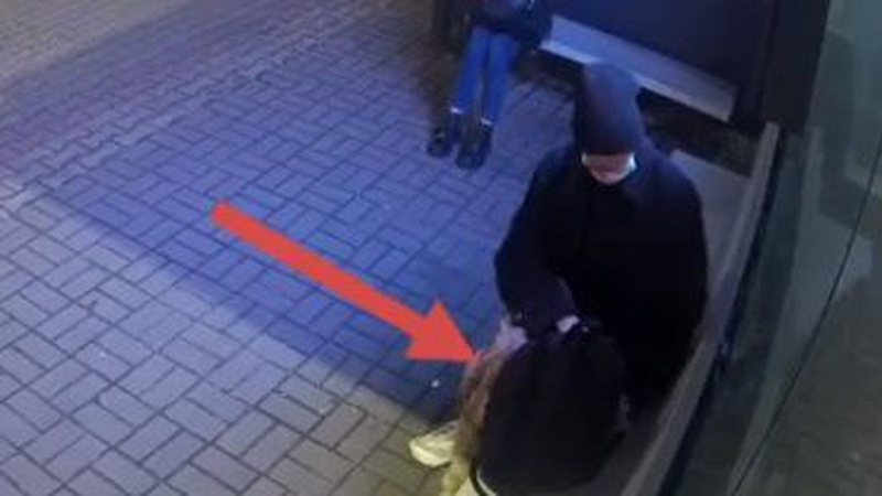 Встановили особу луцького вандала, який розмалював лавку «розумної зупинки»