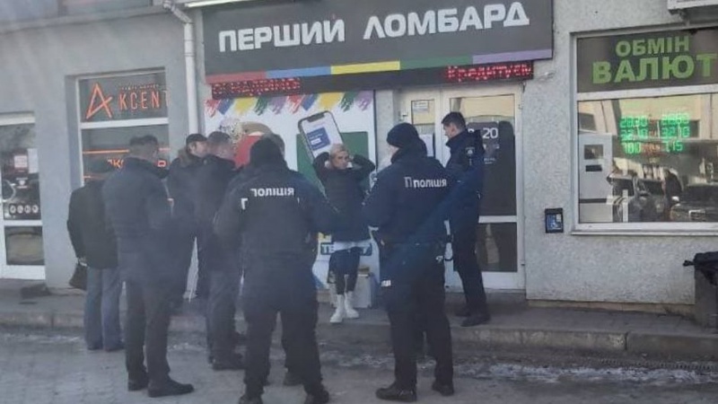У Луцьку невідомі обчистили пункт обміну валют