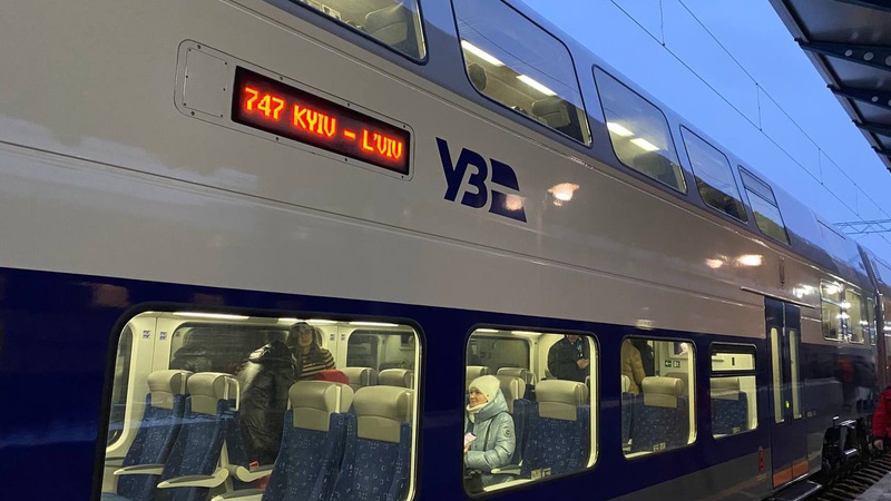 Двоповерхові електропоїзди в Україні є, а на приміських сполученнях – новинка?