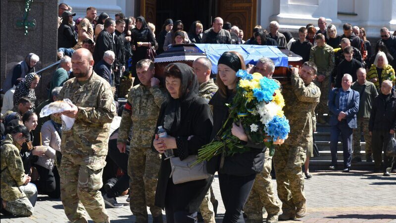 У Луцьку провели в останню дорогу Героїв Євгенія Поліщука та Юрія Сілюка