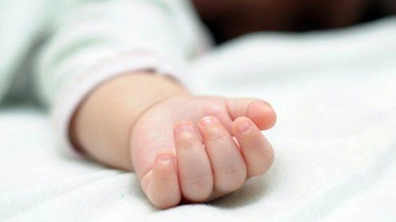 Виписали з лікарні дівчинку, яку в Луцьку порізала мати