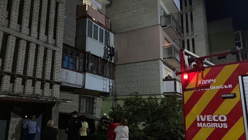 На Волині рятувальники звільнили дитину з зачиненої квартири