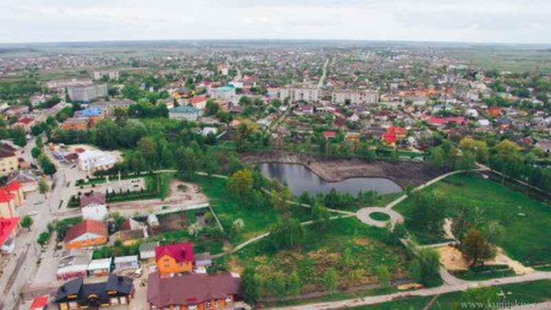 У місті на Волині за 2,5 млн зроблять пішохідну доріжку в парку